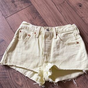 Levi’s 501 High Rise Cut-Off Shorts in Bright neon Butter Yellow - Size 24